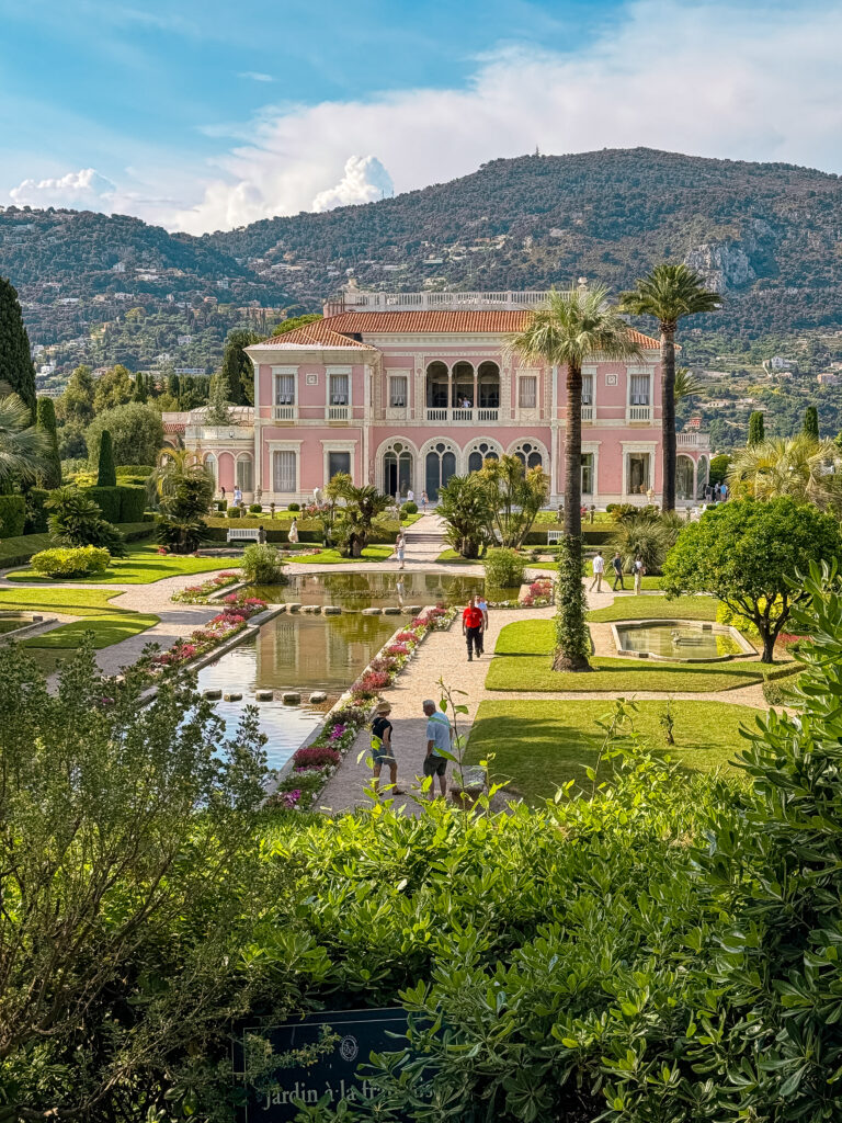pink house in Saint-jean-cap-ferrat, the villa ephrussi de rothschild and its french garden